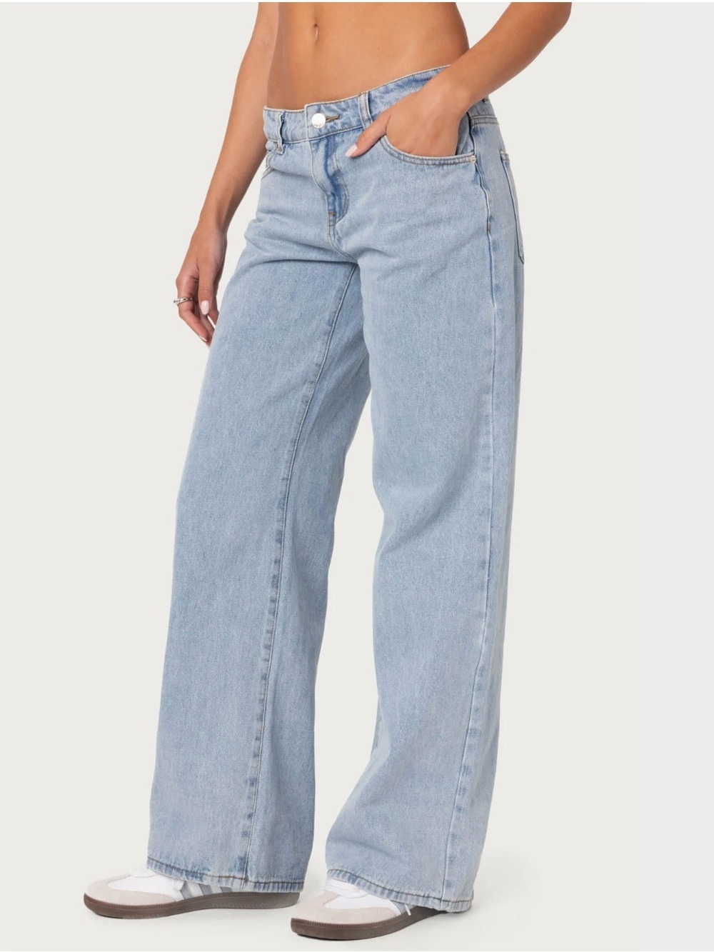 Edikted Raelynn Low Rise Baggy Jeans - Picture 3 of 9